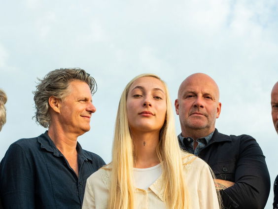 Bløf en S10 in de studio over hun nieuwe single 'Laat Me Los'