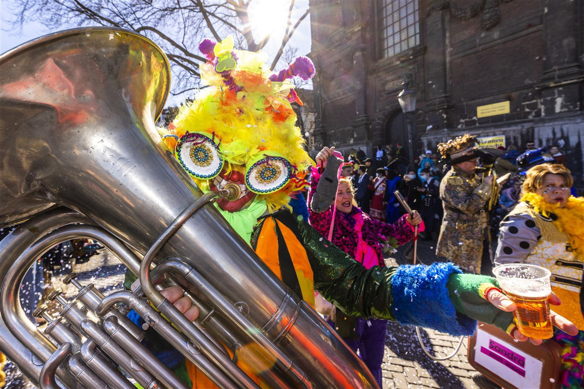 Hoe zit het met het gekkengetal 11 en waar komt Carnaval vandaan? | NPO