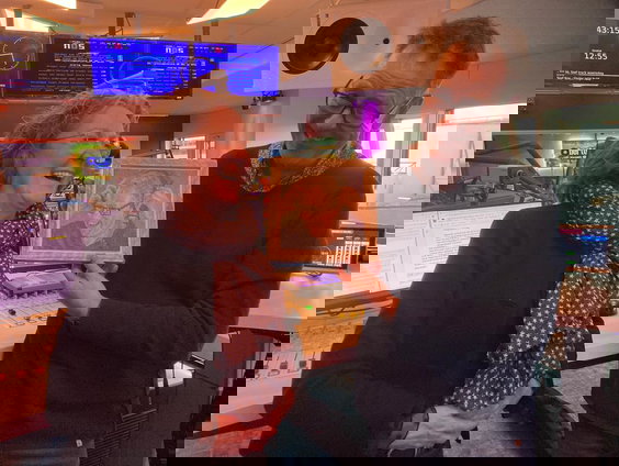 Petra schildert 100 mensen... waaronder Bert!