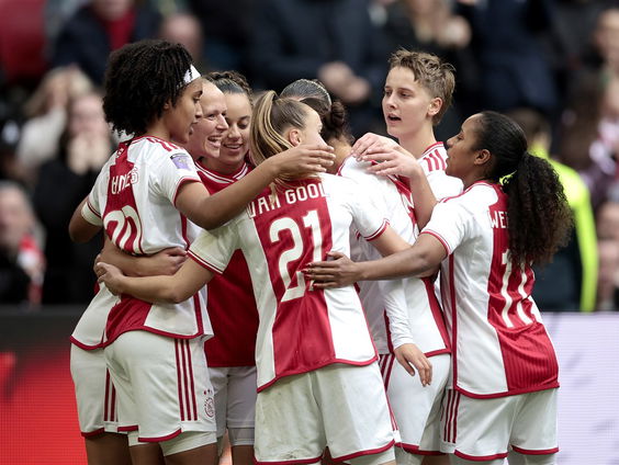 Vanavond spelen de Ajaxvrouwen weer onder grote belangstelling. Wat is het effect van spelen met publiek?