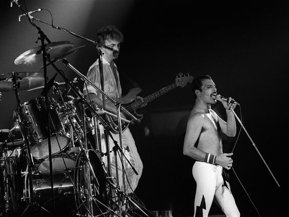 Nederlander ziet zijn Freddie Mercury-beeldje op een veilingsite