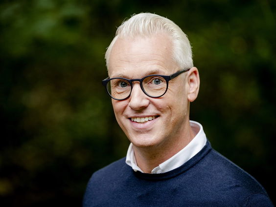Rudolph van Veen loopt stage in een nieuw televisieprogramma