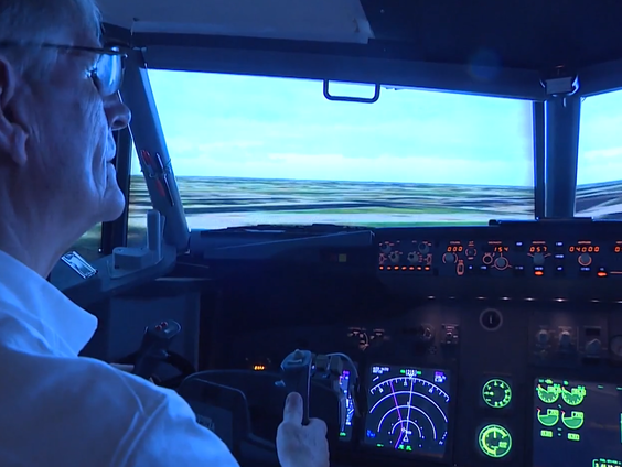 Paul van Zomeren verkoopt zelfgebouwde cockpit 737