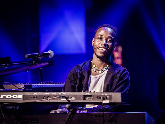 Andrew praat met Bnnyhunna tijdens Noorderslag 2022