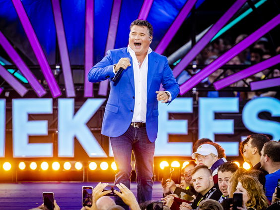 Wolter Kroes zingt morgen tijdens Muziekfeest op de Stip