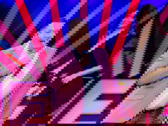 Help Stef Ekkel naar de volgende nummer 1 hit!