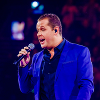John West over huwelijksnacht: "Voeten in de lucht, want die deden aardig pijn"