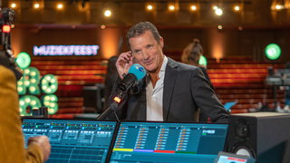 John de Bever vertelt over de WK-versie van 'Koekoek'!