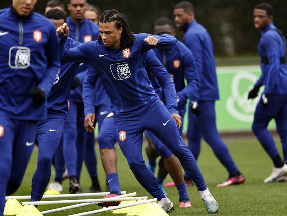 Andy van der Meijde: "We spelen tegen de plaatselijke bakker en postbode vanavond!"