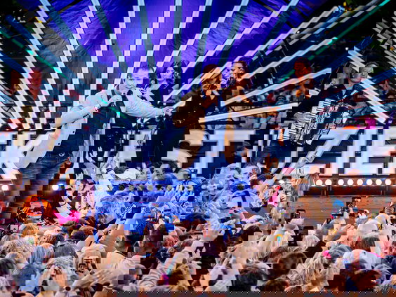 John West brengt duet met Jan Smit uit