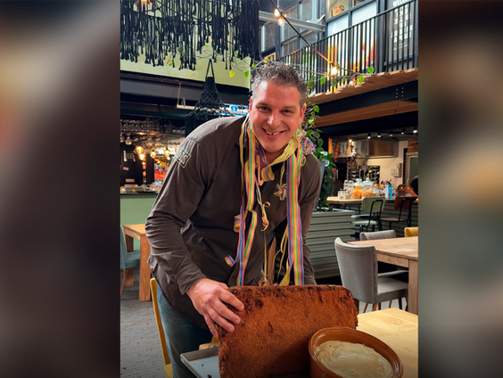 Teun maakt grootste bamischijf van Nederland!