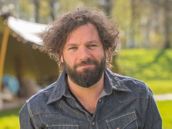 Hendrik-Jan Bökkers staat in het theater!