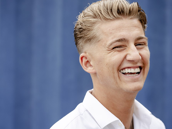 Primeur: zo klinkt de nieuwe single van Mart Hoogkamer!