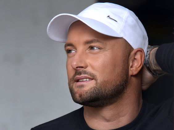 Jaman: "Ik heb nu dezelfde tanden als Frank van Etten."