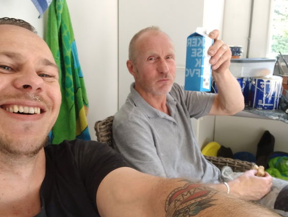 Roelof is de bouwvakker van de week en wint een DAB+ radio!