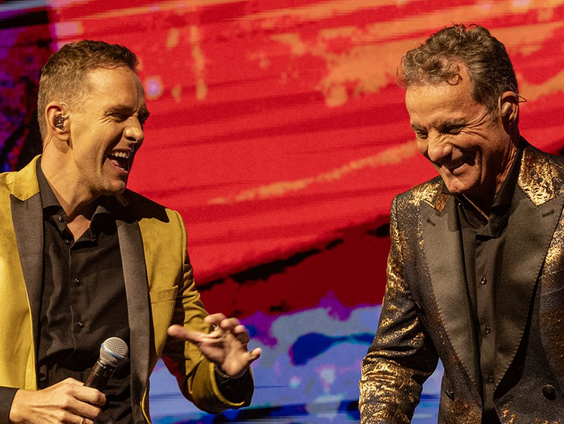 John de Bever en Kees gaan het theater in: "Het hoeft niet perfect te zijn, dat is wel heerlijk"