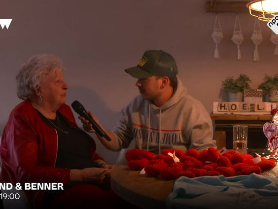 Antoinette (85) haakt hartjes voor haar zieke kleinzoon