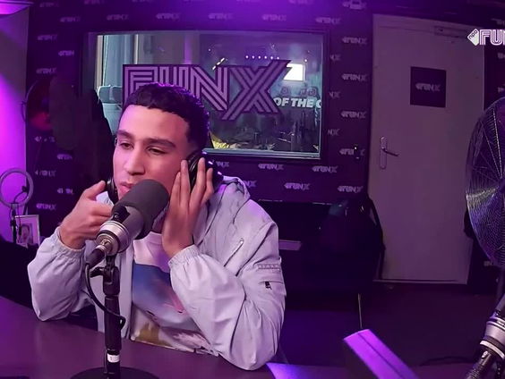 Yssine Zingt FF Mee!