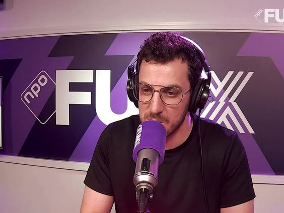 Tugrul maakt al 10 jaar extreem vervuilde plekken schoon: "Overleden personen, gesmolten vlees, stront..."