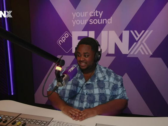 Nazgul verbreekt wereldrecord om duizenden broodtrommels te vullen