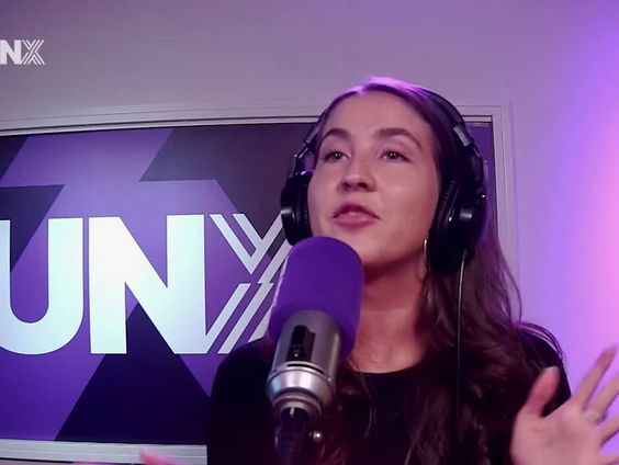 Sociale angst? Zo pak je het aan volgens Nina de Vries