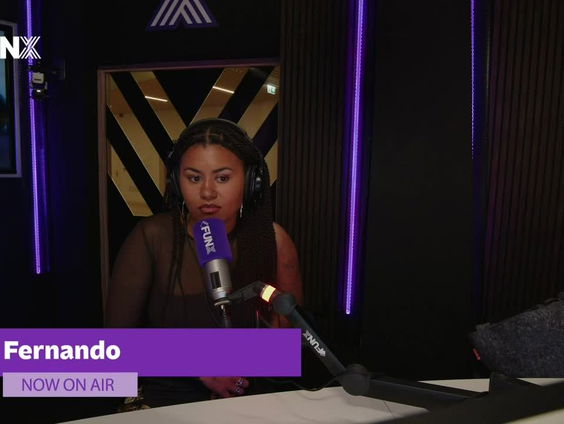 Wat vindt Donna’s moeder van haar feestverleden