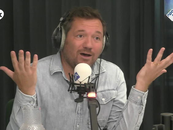 Klaas van der Eerden over zijn nieuwe theatershow 'Blijven Drijven'