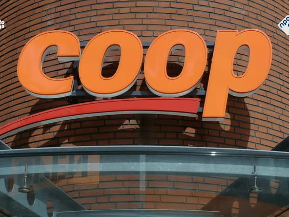 Hoe zusjes Sanne (19) en Ilse (16) de plaatselijke supermarkt overnamen