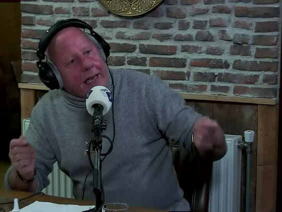 Verkeersdrukte rondom het grootste winkelcentrum van Nederland