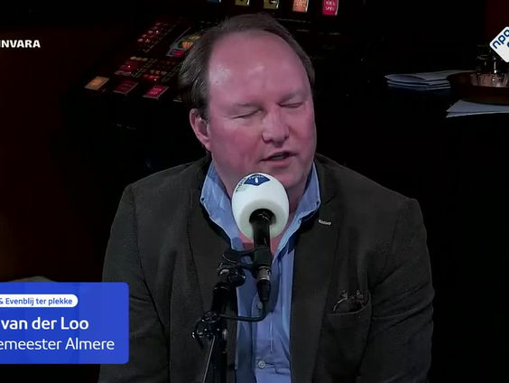 Burgemeester Hein van der Loo (Almere) in de verhoorwagen