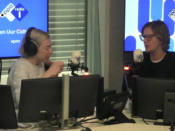 schrijver/theatermaker Julie Cafmeyer over autofictie en penissen