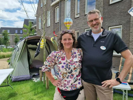 Dit verzorgingstehuis maakte een camping in de tuin voor dementerende bewoners
