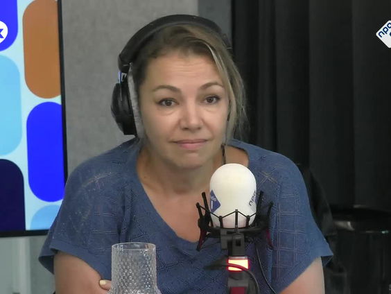 Journalist Mitra Nazar over haar terugkeer naar Nederland op De Perstribune