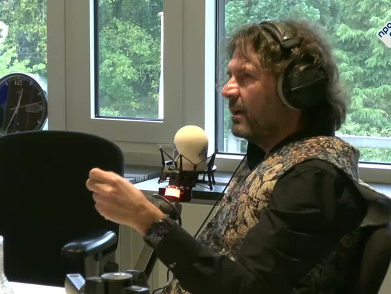 Job Knoester op De Perstribune