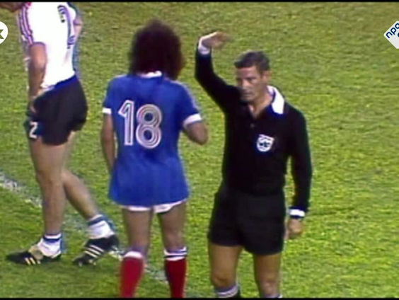 Terug naar Toen: Overlijden scheidsrechter Charles Corver