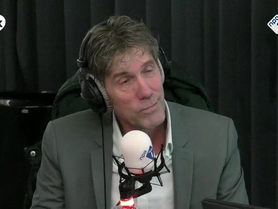 Hans Schiffers op de Perstribune