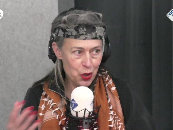 De Perstribune - Adelheid Roosen