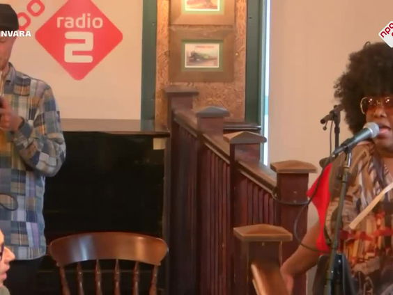 Michelle David & The True-Tones – Cold cold world