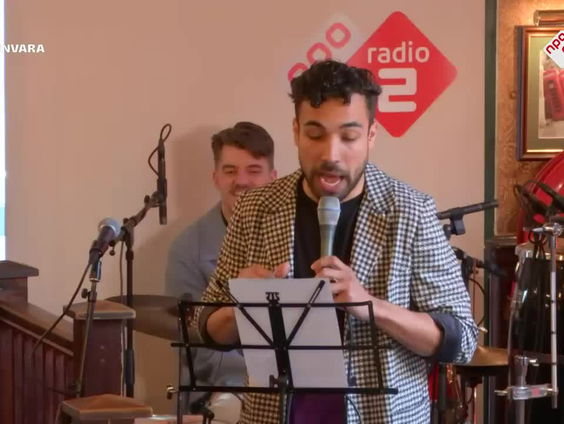 Het Spijkerlied met Aron Elstak