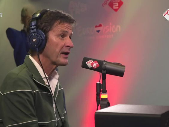 Cornald Maas doet (ongeordend) boekje open over alle Songfestival ins en outs