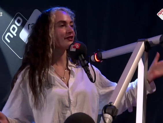 néomí over haar langverwachte debuutalbum: Somebody's Daughter