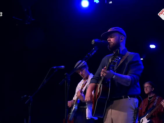 Hiigo - Alles Begint Bij Vandaag | live in Muziekcafé