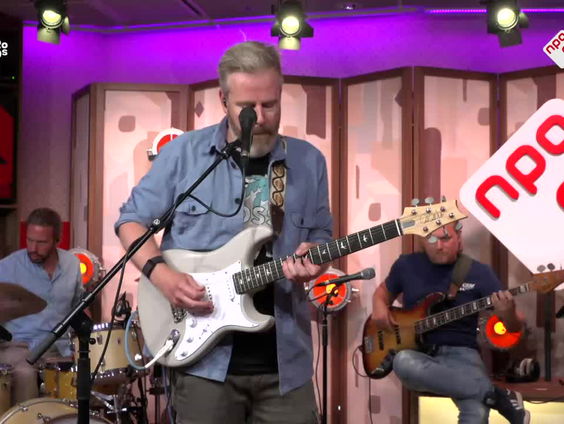 Ed Struijlaart - Who Did You Think I Was & Slow Dancing In A Burning Room | live in Muziekcafé