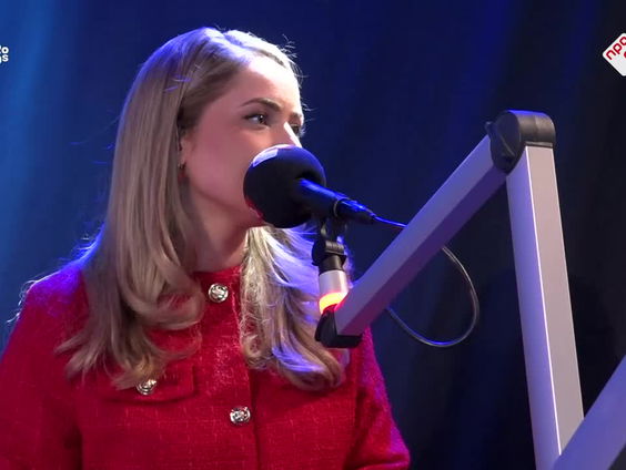 Plume over haar aankomende debuut EP en Adele