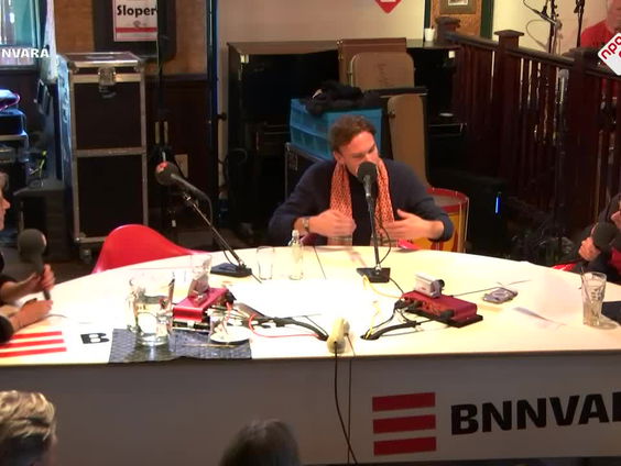 Een meerderheid van de Tweede Kamer is tégen gezichtsbedekkende kleding tijdens demonstraties. Van rechts ...