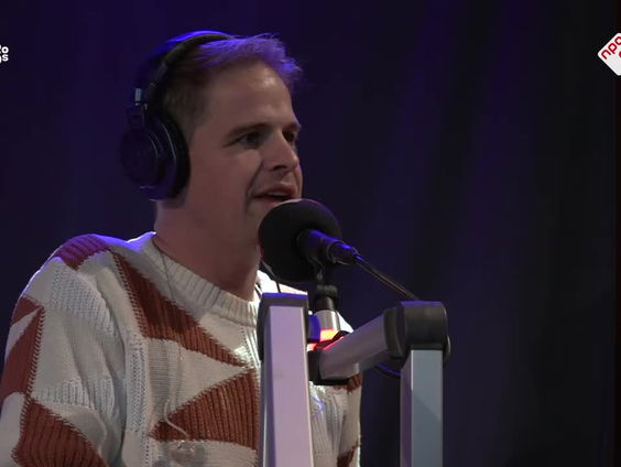 Matthijn Buwalda deelt zijn ervaringen over Beste Zangers in Muziekcafé