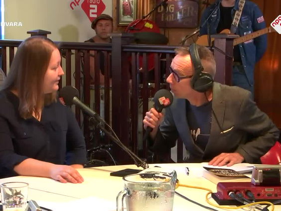 Eline van Bloois en Thomas Swierts houden van microben