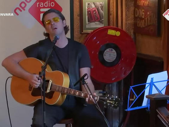 Albin Lee Meldau - Elvis, I Love You - live bij Spijkers met Koppen