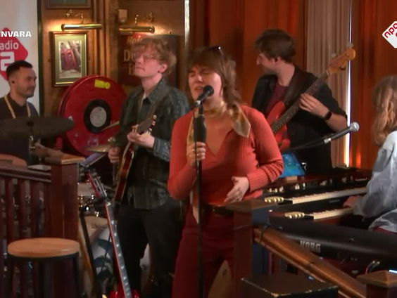 Harlem Lake - Mirrored Mask - live bij Spijkers met Koppen