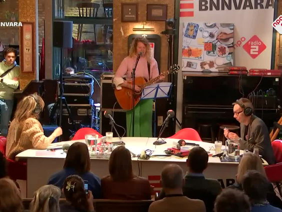 Kiki Schippers - We Draaien Door - live bij Spijkers met Koppen